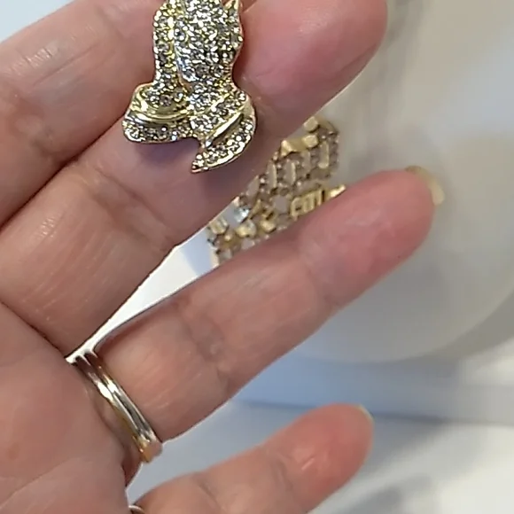 Only God Can Judge Me & 24 " Rope Chain Necklace and Praying Hands Iced Pendant - Picture 4 of 7